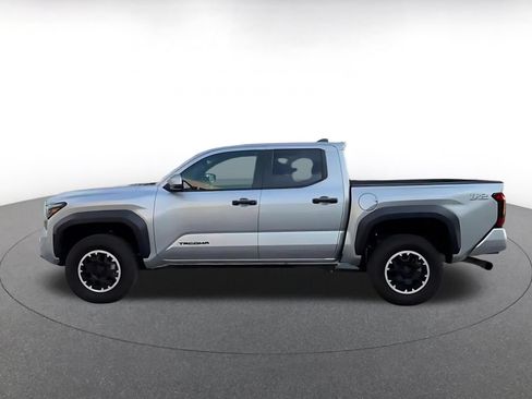 Used 2024 Toyota Tacoma TRD Off-Road AWD/4WD image 9