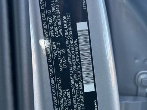 Certified 2025 Volvo XC90 B6 Plus image 28