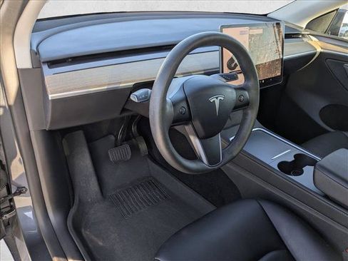 Used 2023 Tesla Model Y Long Range AWD/4WD image 9