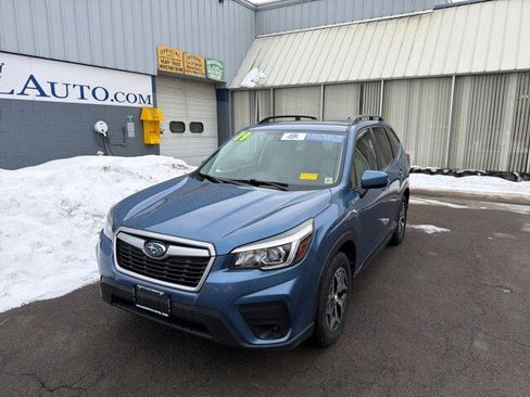 Used 2019 Subaru Forester Premium image 2
