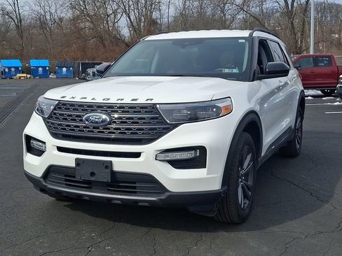 Used 2023 Ford Explorer XLT w/ Equipment Group 202A image 4