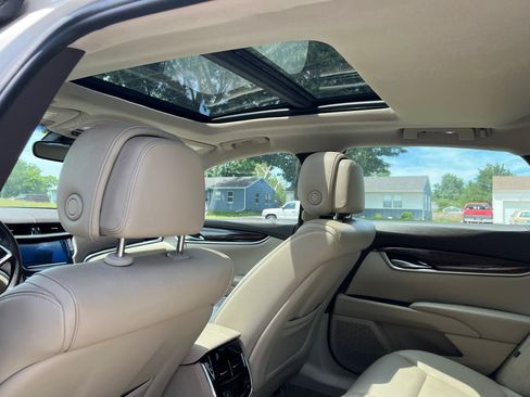 Used 2013 Cadillac XTS Luxury w/ Driver Awareness Package AWD/4WD image 27