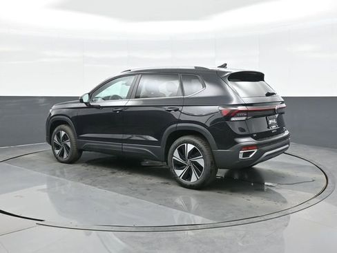 New 2026 Volkswagen Taos SE AWD/4WD image 5