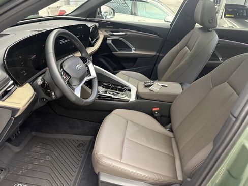 Used 2025 Audi Q5 Premium Plus w/ Premium Plus AWD/4WD image 17
