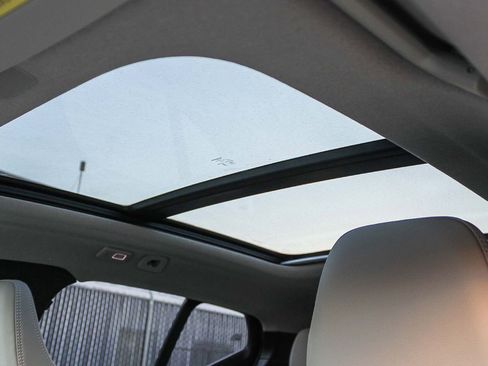 New 2026 Volvo XC40 B5 Ultra w/ Climate Package image 28