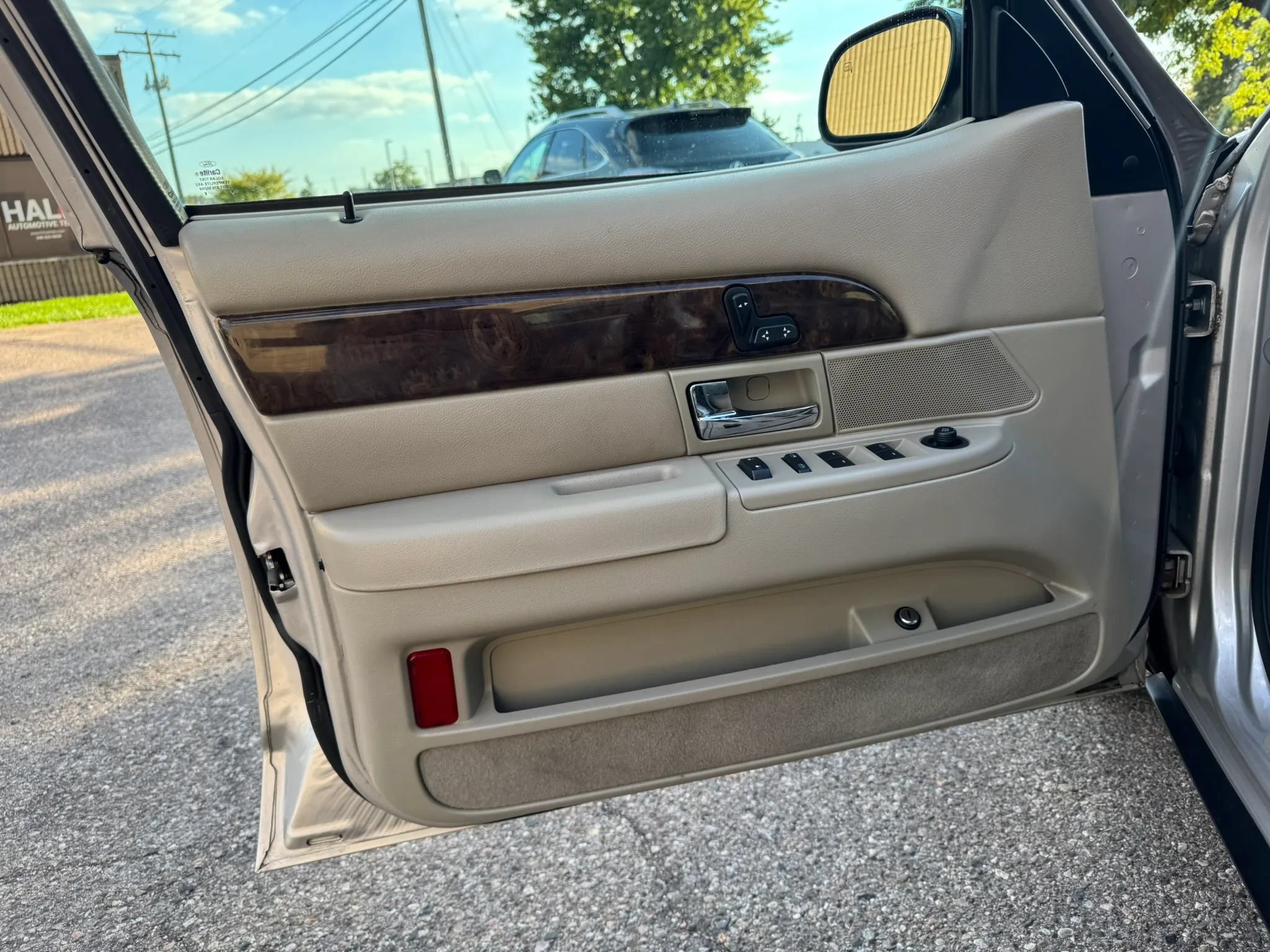 Used 2010 Mercury Grand Marquis LS RWD image 21