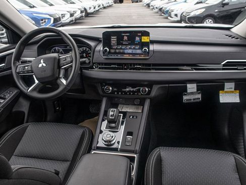 New 2025 Mitsubishi Outlander ES AWD/4WD image 16