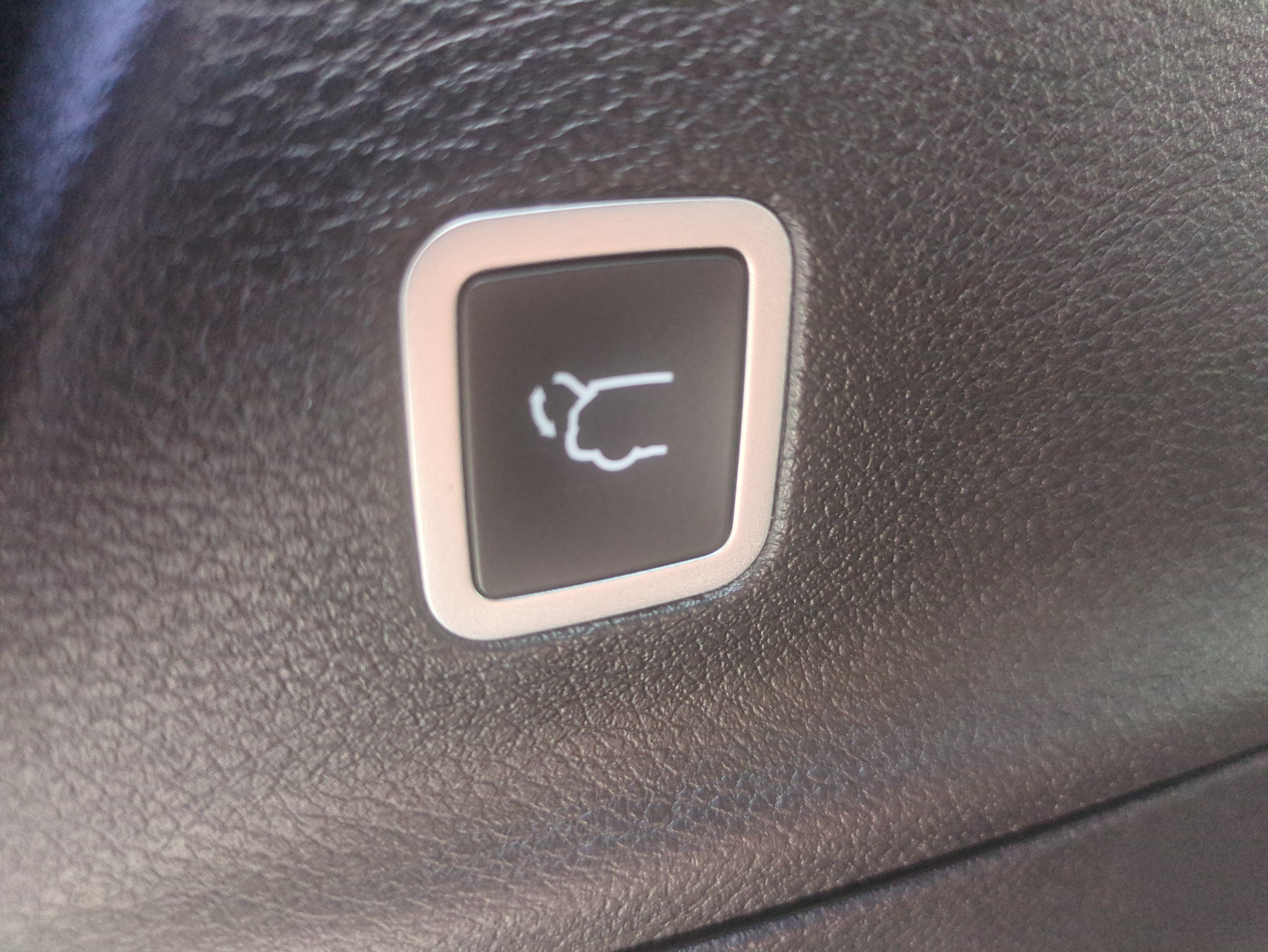 Used 2026 Chrysler Voyager LX FWD image 31