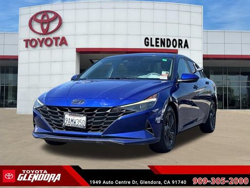 Used 2022 Hyundai Elantra SEL w/ Preferred Accessory Package FWD image 4