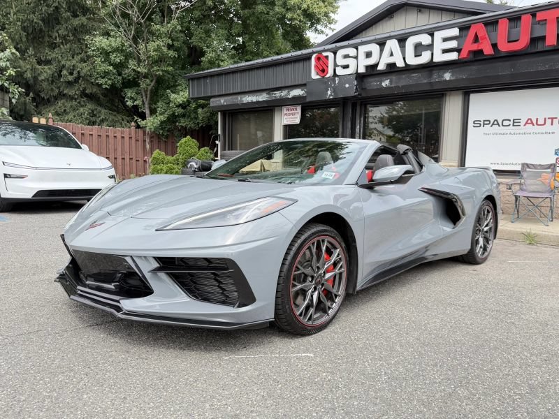Used 2024 Chevrolet Corvette Stingray Preferred Conv w/ Z51 Performance Package RWD image 11