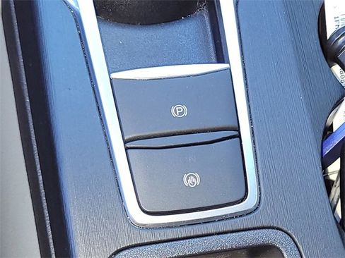 Used 2023 Ford Escape SE w/ Class II Trailer Tow Package image 16