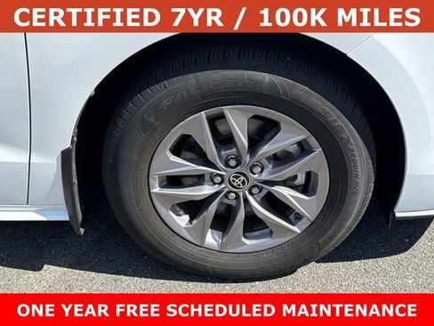 Used 2024 Toyota Sienna XLE w/ XLE Plus Package FWD image 7