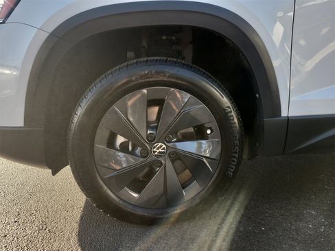 Certified 2025 Volkswagen Taos S image 10