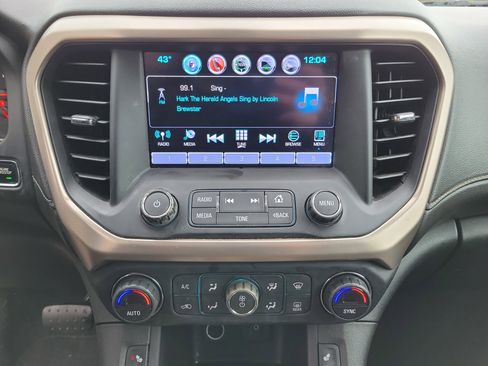 Used 2018 GMC Acadia Denali w/ Technology Package image 11