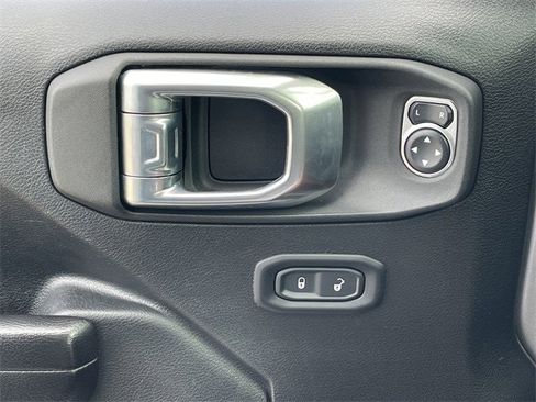 Used 2021 Jeep Wrangler Unlimited Sport image 23