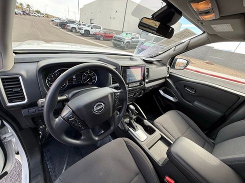 Used 2024 Nissan Frontier SV AWD/4WD image 14
