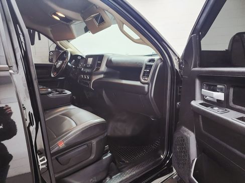 Used 2019 RAM 3500 Tradesman w/ Chrome Appearance Group image 31