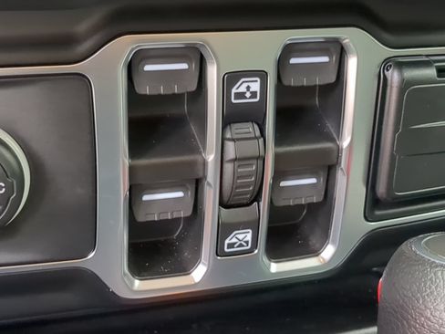 Used 2026 Jeep Wrangler Unlimited Sahara AWD/4WD image 54