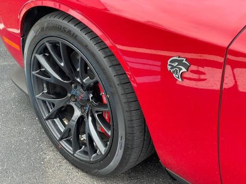 Used 2016 Dodge Challenger SRT Hellcat RWD image 16