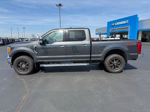 Used 2017 Ford F250 XLT w/ XLT Premium Package image 2