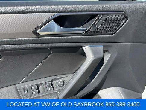 Used 2022 Volkswagen Tiguan SE w/ Panoramic Sunroof Package image 33