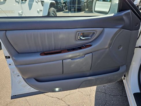 Used 2004 Toyota Avalon XLS FWD image 11