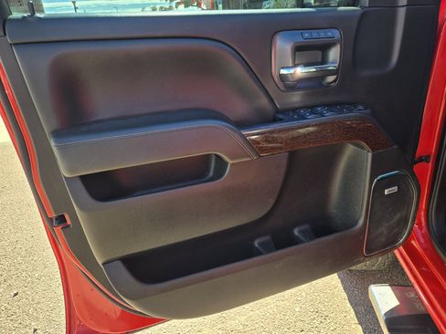 Used 2019 GMC Sierra 2500 SLT w/ Duramax Plus Package AWD/4WD image 13