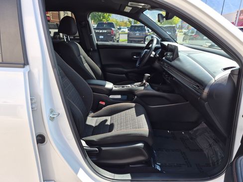 Used 2024 Honda HR-V Sport image 32