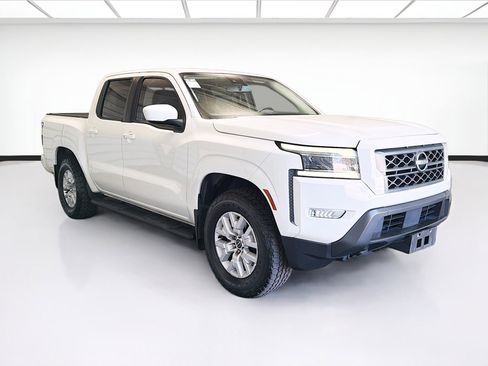 Used 2022 Nissan Frontier SV w/ SV Premium Package image 3