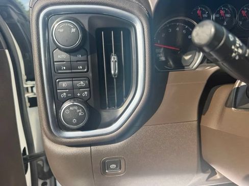 Used 2019 Chevrolet Silverado 1500 LT Trail Boss w/ Bed Protection Package AWD/4WD image 10