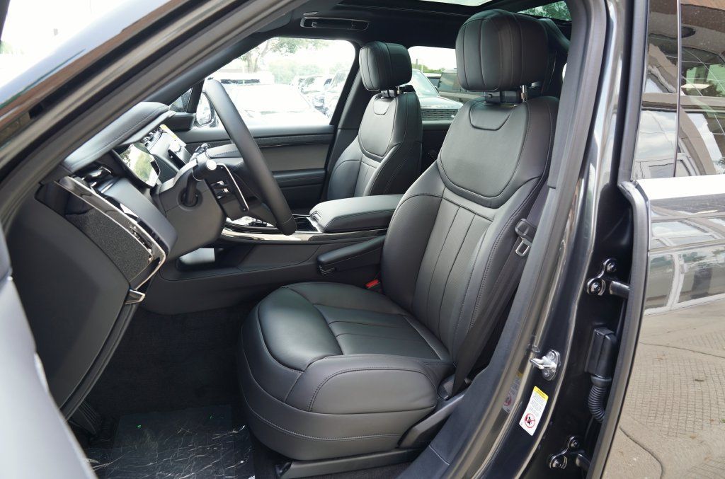 New 2026 Land Rover Range Rover Sport SE AWD/4WD image 12