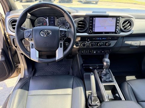 Certified 2020 Toyota Tacoma Limited AWD/4WD image 2