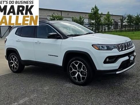 Used 2025 Jeep Compass Limited AWD/4WD image 2