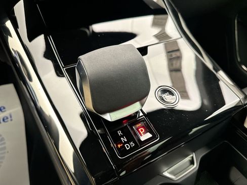 Certified 2024 Land Rover Range Rover Sport SE image 9