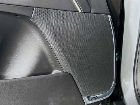 Used 2023 Cadillac Escalade Premium Luxury image 19