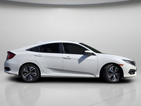 Used 2018 Honda Civic EX-L image 22