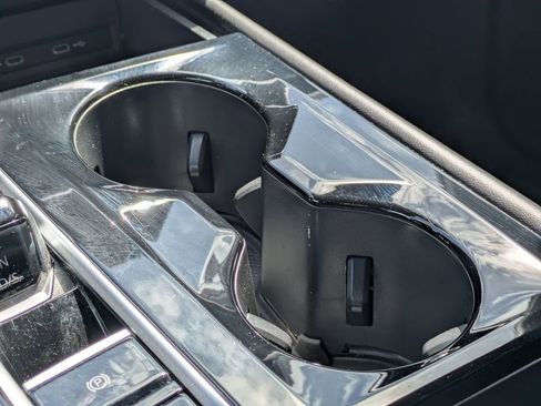 Used 2025 Volkswagen Atlas SE image 18