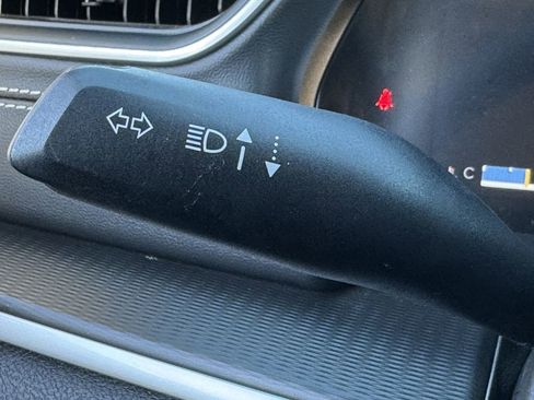 Used 2023 Jeep Grand Cherokee L Laredo image 23