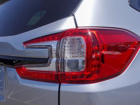 Certified 2025 Subaru Ascent Bronze Edition AWD/4WD image 5