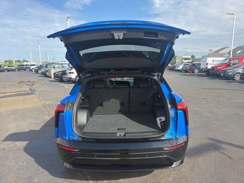 Used 2025 Chevrolet Blazer EV RS FWD image 46