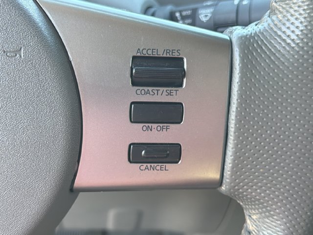 Used 2010 Nissan Frontier LE w/ LE Value Truck Pkg RWD image 26