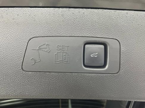 Used 2024 Lincoln Corsair AWD w/ Equipment Group 101A image 16