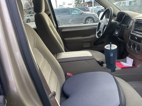 Used 2003 Ford Explorer XLT image 17