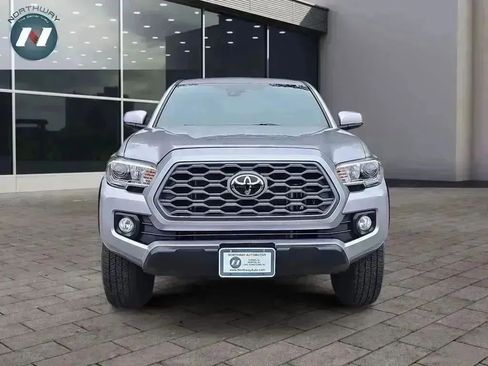 Used 2021 Toyota Tacoma TRD Off-Road image 8