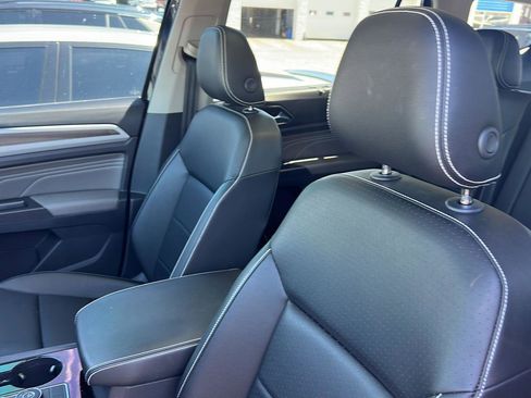 Used 2023 Volkswagen Atlas SEL AWD/4WD image 17