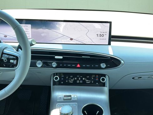 Certified 2026 Genesis GV70 2.5T Advanced AWD/4WD image 18