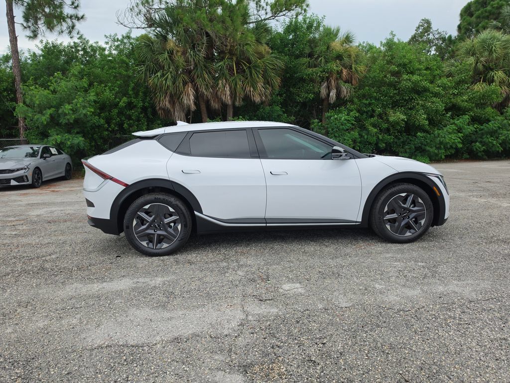 New 2026 Kia EV6 Light RWD image 9