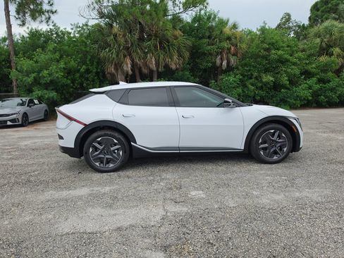 New 2026 Kia EV6 Light RWD image 9