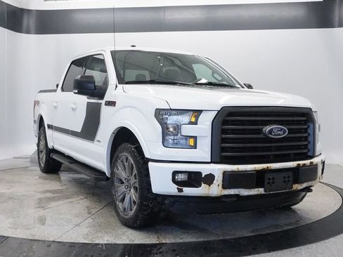 Used 2016 Ford F150 XLT w/ Equipment Group 302A Luxury image 9
