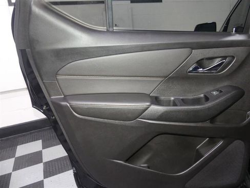 Used 2019 Chevrolet Traverse LT image 25